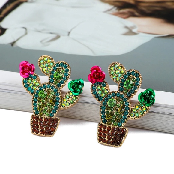 Cactus earrings- cactus rhinestone earrings- gold cactus earrings- cactus lover - Picture 2 of 3